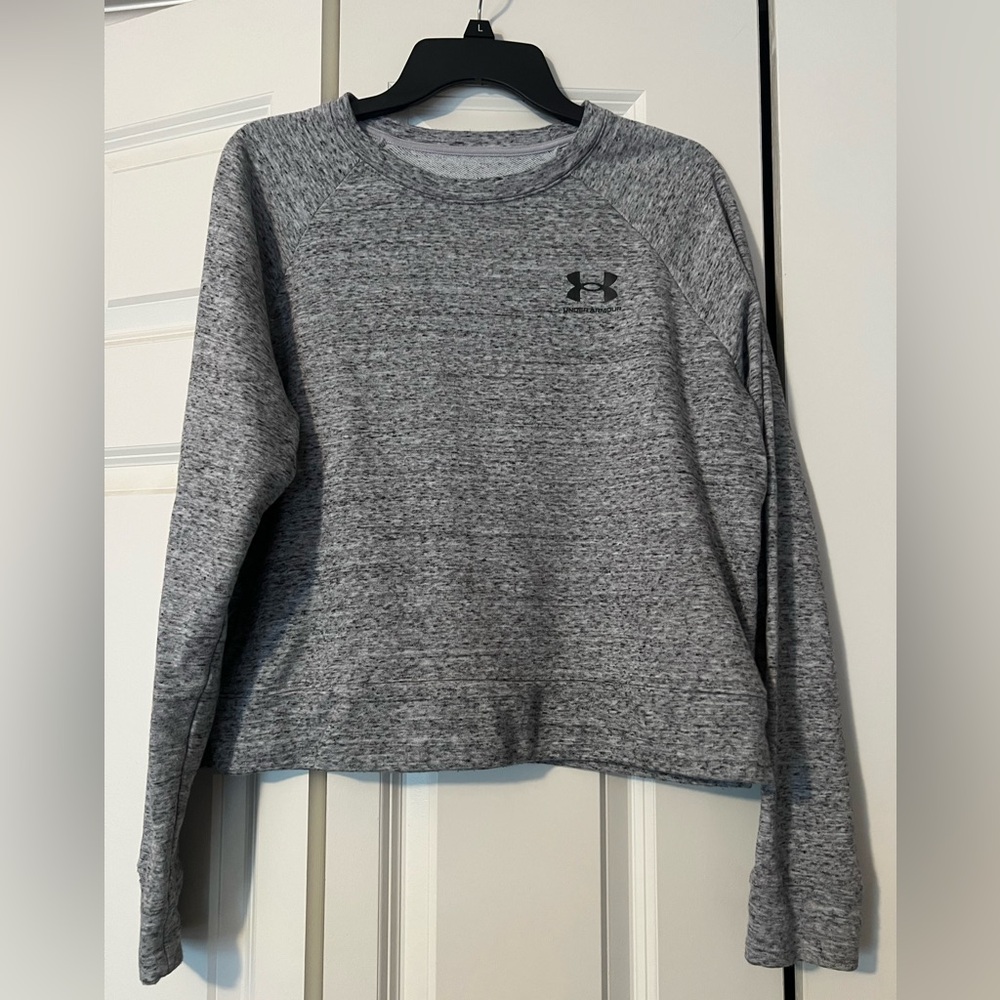 Under Armour top